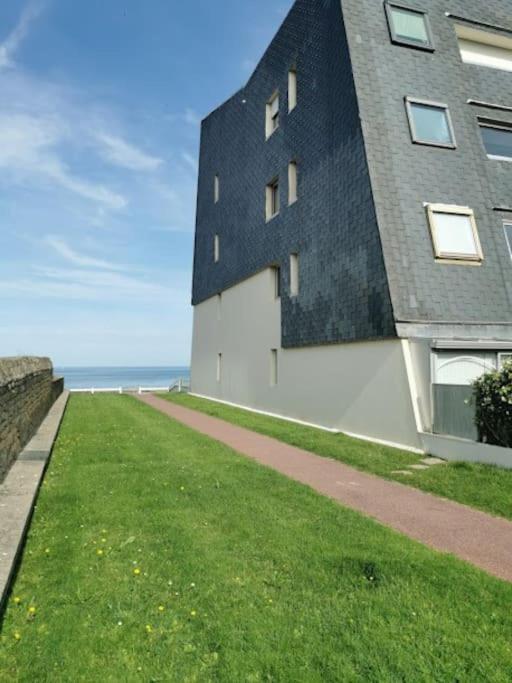 Appartement Acces Direct A La Plage Bernieres-sur-Mer Екстер'єр фото