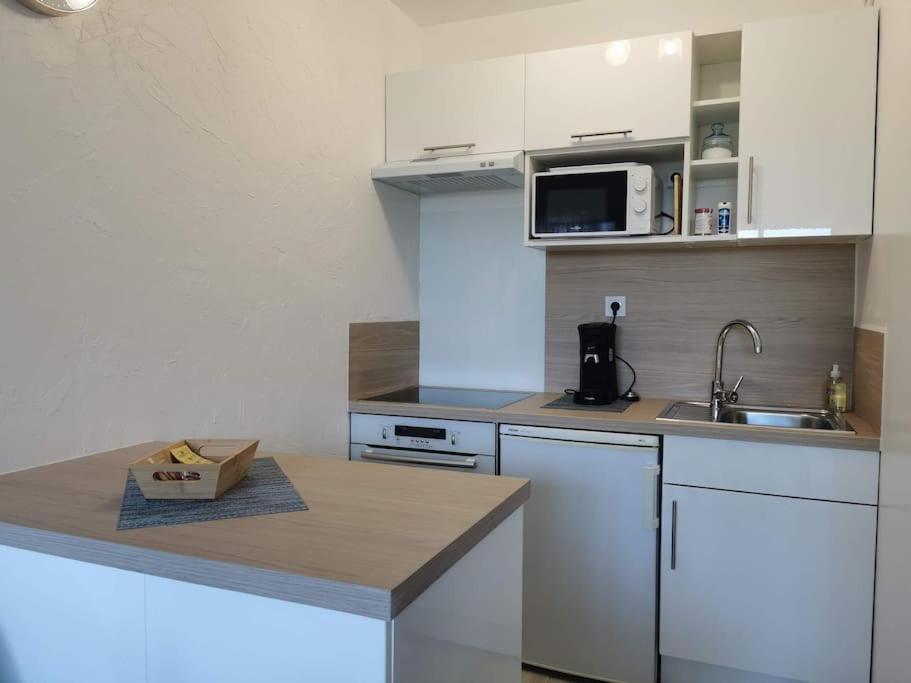 Appartement Acces Direct A La Plage Bernieres-sur-Mer Екстер'єр фото
